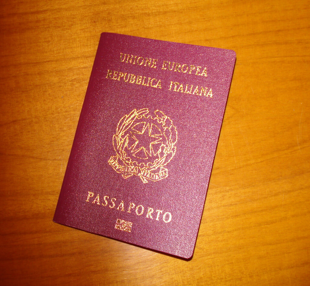 Italy Passport - Biometric Passport - Buy Fake ID, DL & Documents